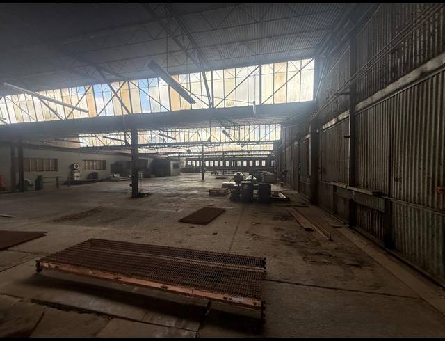 1,400M² WAREHOUSE TO LET IN ALRODE